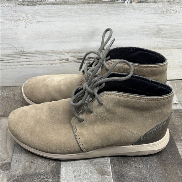 Crocs Kinsale Chukka Boots Mens Size 12 Suede Beige Lace Up Casual Ankle Shoes main image 6